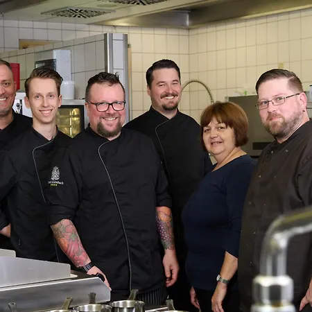 Schoenbuch מלון 4*