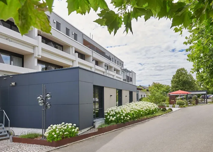 Schoenbuch Pliezhausen