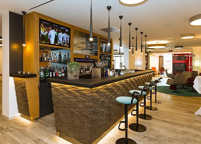 Schoenbuch فندق Pliezhausen